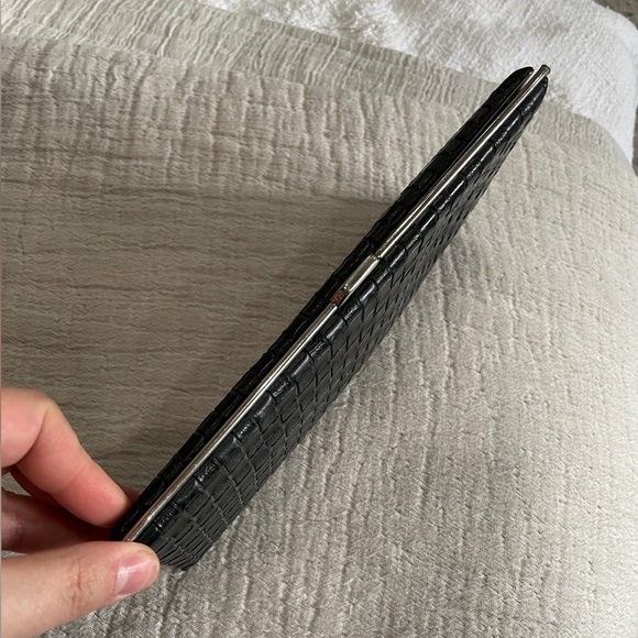 BLACK Travel Wallet - Picture 2 of 4